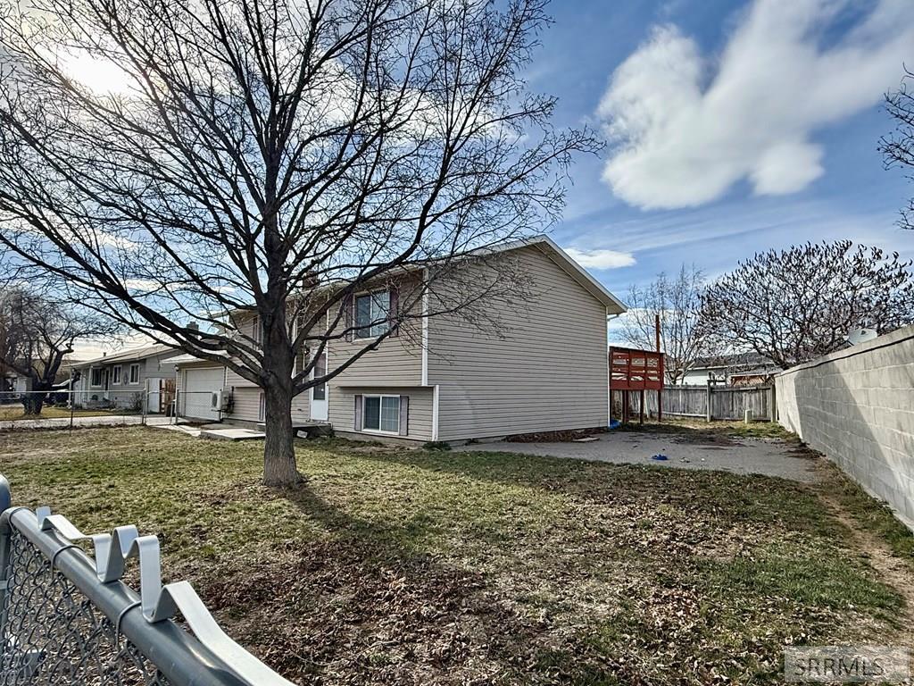 155 Hummingbird Lane