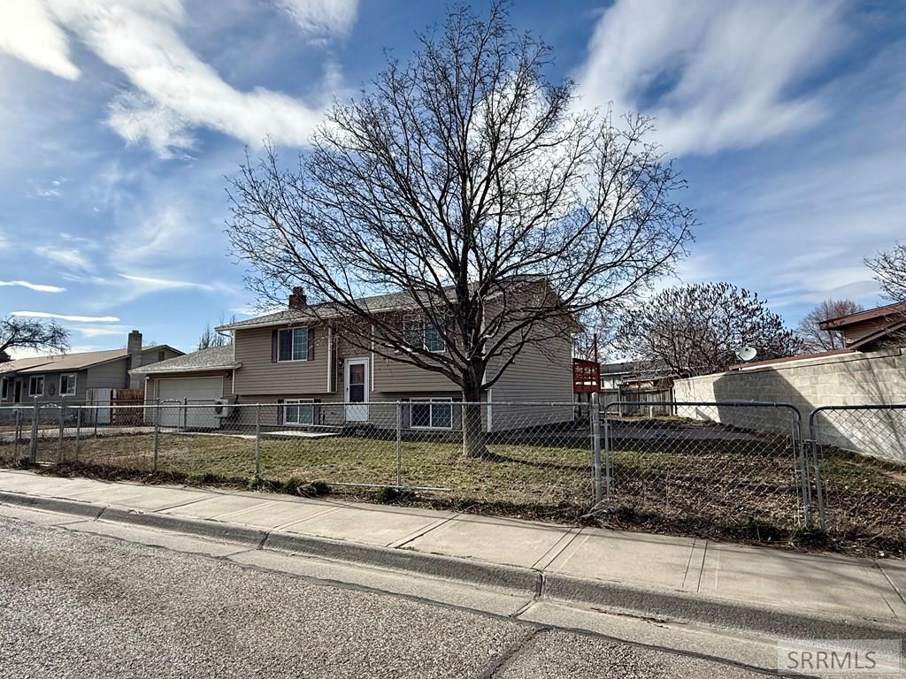 155 Hummingbird Lane