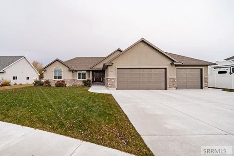 Photo of 693 Sterling Drive, IDAHO FALLS, ID 83404 (MLS # 2180580)