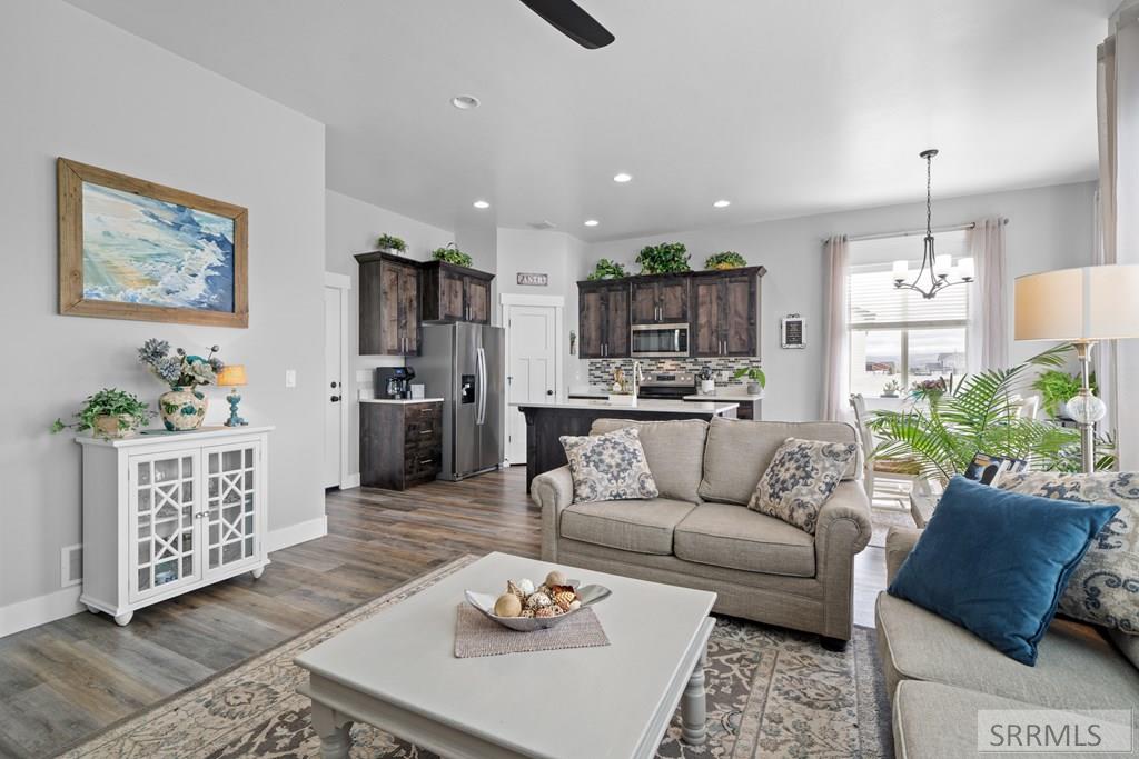 671 Roxbury St, IDAHO FALLS, Idaho image 5