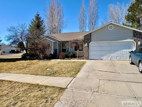 Photo of 124 Tamarack Avenue, REXBURG, ID 83440 (MLS # 2181770)