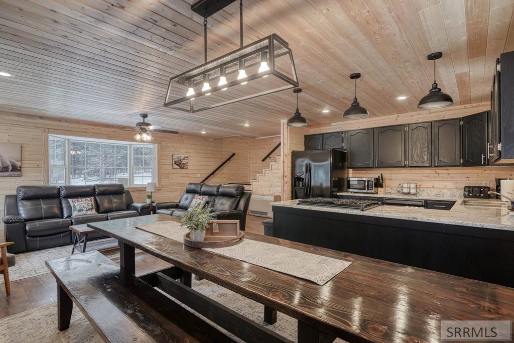4124 Sawtelle Peak Road, ISLAND PARK, Idaho image 11