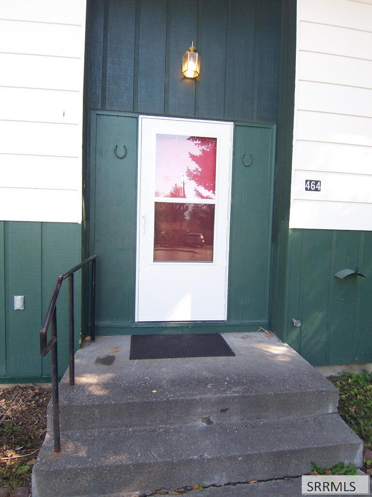 464 Neptune Drive