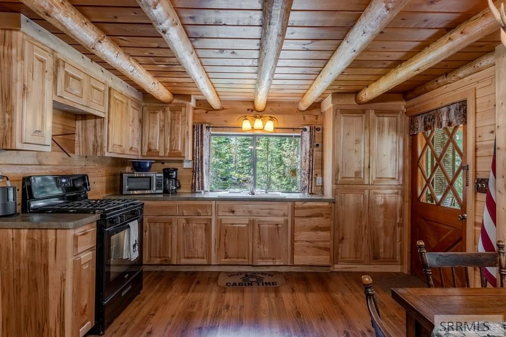 4051 Hill Road, ISLAND PARK, Idaho image 4