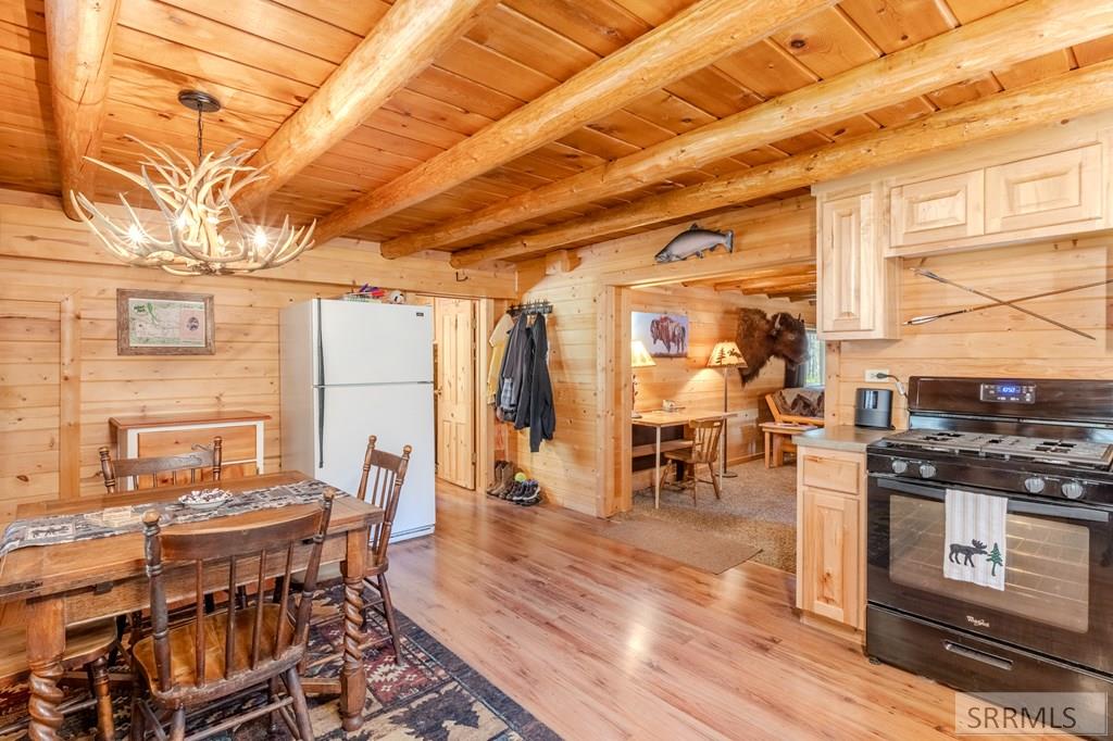4051 Hill Road, ISLAND PARK, Idaho image 7