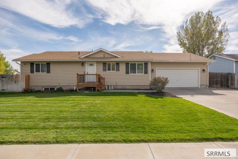 Homes For Sale - 2305 Louise Lane<br/> IDAHO FALLS, ID 83402