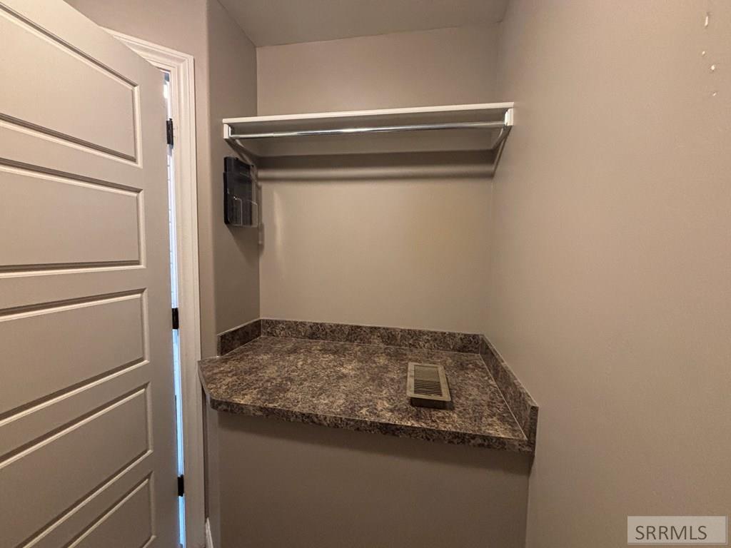 5136 Ryanne Way, IONA, Idaho image 22