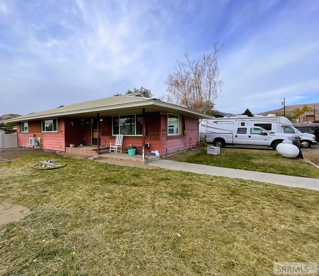 200 S 10th Street, CHALLIS, Idaho image 1