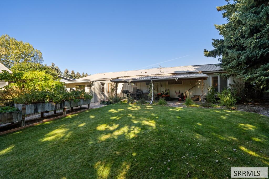 733 Hansen Avenue