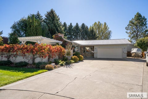Photo of 733 Hansen Avenue, IDAHO FALLS, ID 83402 (MLS # 2189872)