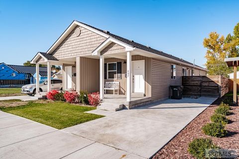 Photo of 497 E 19th Street, IDAHO FALLS, ID 83404 (MLS # 2180322) Photo of 497 E 19th Street, IDAHO FALLS, ID 83404 (MLS # 2180322)