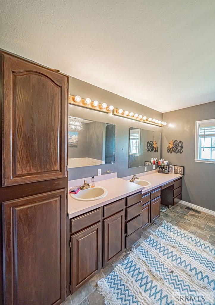 2664 W 5200 S, REXBURG, Idaho image 37