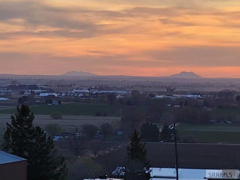 Photo of 5800 N Enos Dr, IDAHO FALLS, ID 83401 (MLS # 2180837)