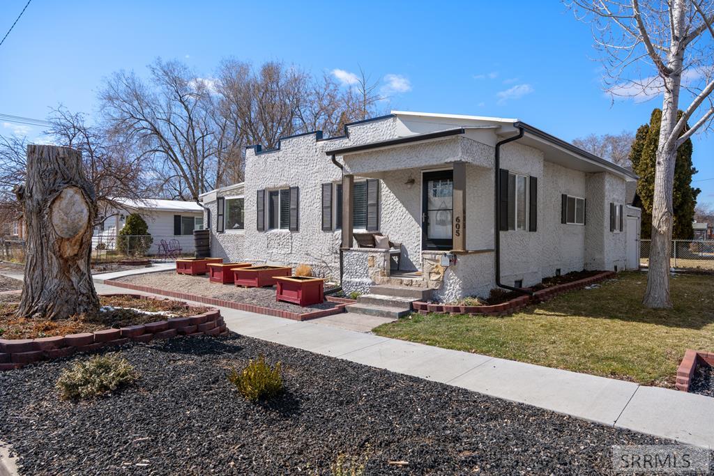 605 N 10th Avenue, POCATELLO, Idaho image 1