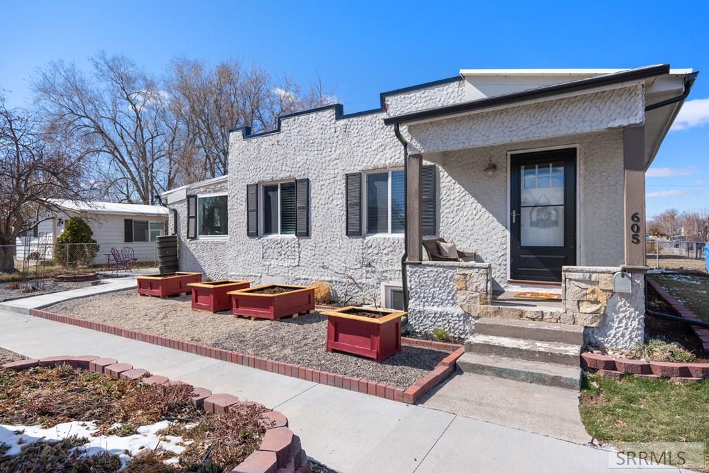 605 N 10th Avenue, POCATELLO, Idaho image 2