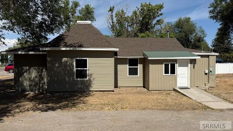 Photo of 700 N Shilling Avenue, BLACKFOOT, ID 83221 (MLS # 2178705)