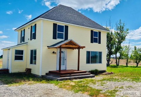 Photo of 1044 W Taber Road, BLACKFOOT, ID 83221 (MLS # 2186728)