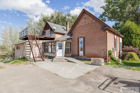 Photo of 195 Lansing St, BLACKFOOT, ID 83221 (MLS # 2180141)