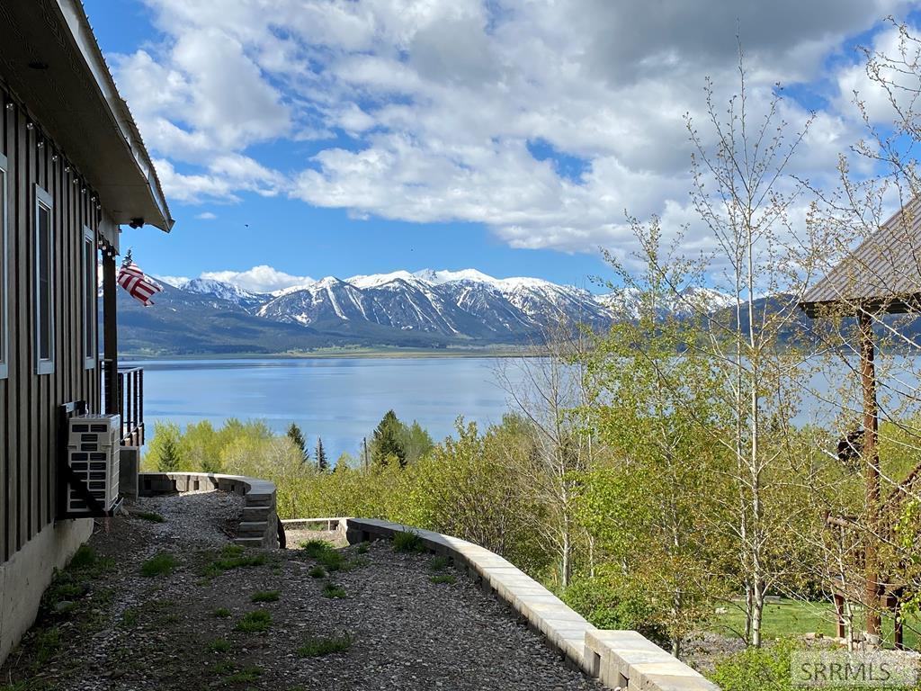 3872 Lake Breeze Drive, ISLAND PARK, Idaho image 4