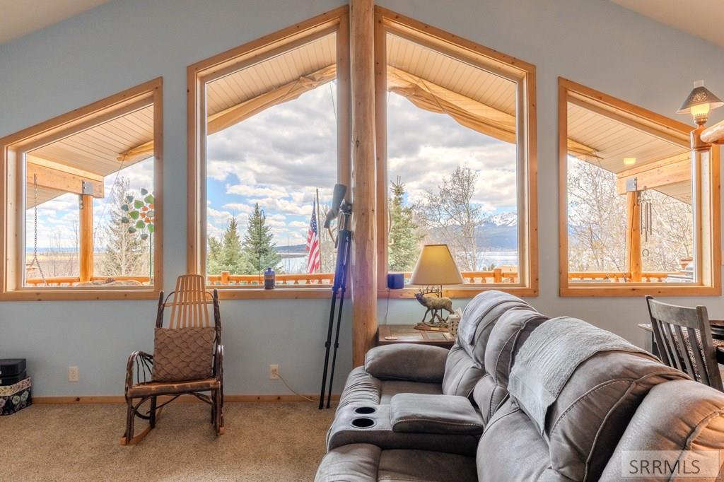 3889 Lake Breeze Drive, ISLAND PARK, Idaho image 2