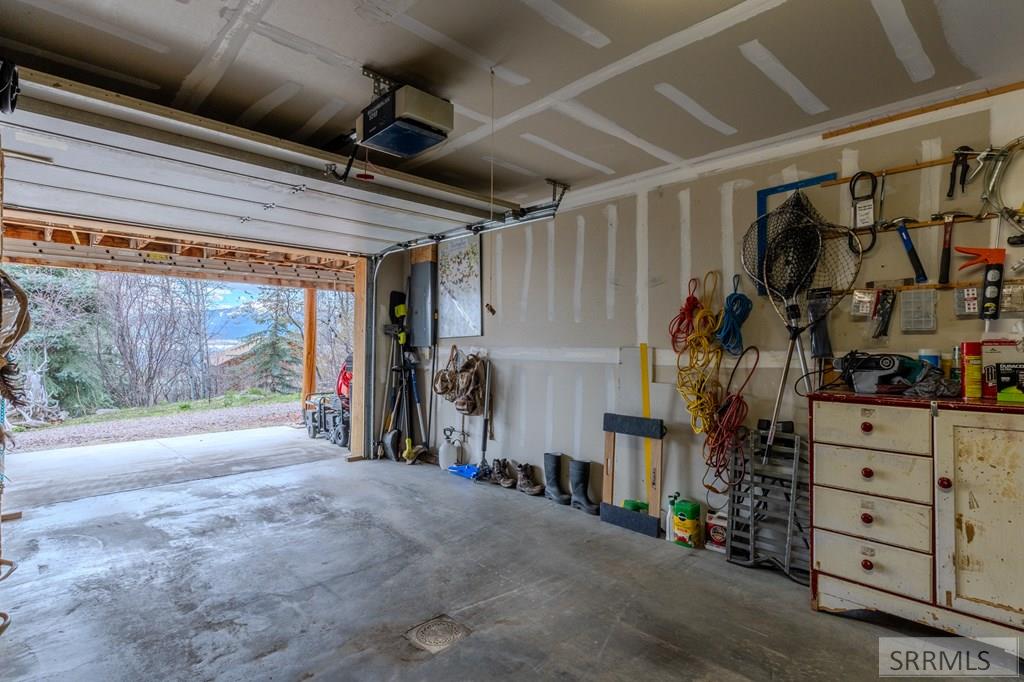 3889 Lake Breeze Drive, ISLAND PARK, Idaho image 35