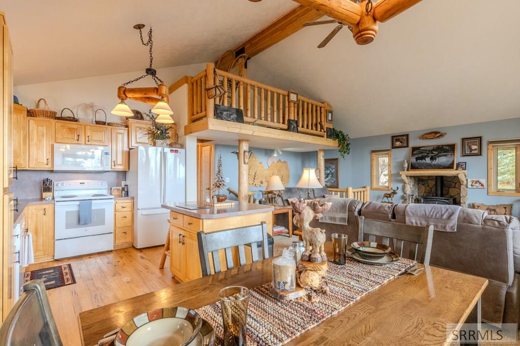 3889 Lake Breeze Drive, ISLAND PARK, Idaho image 9