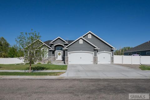 Photo of 5333 Thatcher Avenue, IDAHO FALLS, ID 83404 (MLS # 2186515)