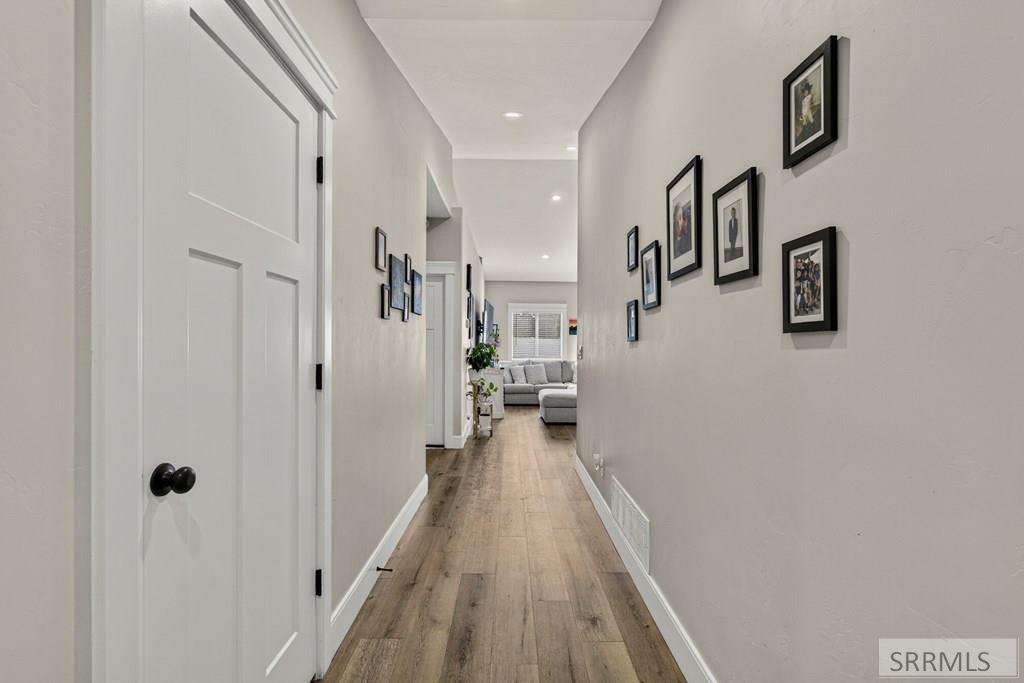 233 Park View Loop