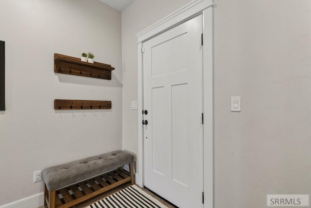 233 Park View Loop