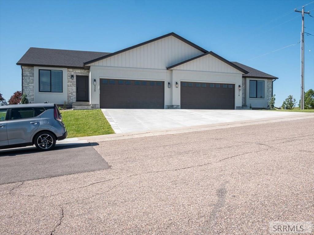 318 Lakeview Blvd, AMERICAN FALLS, Idaho image 2