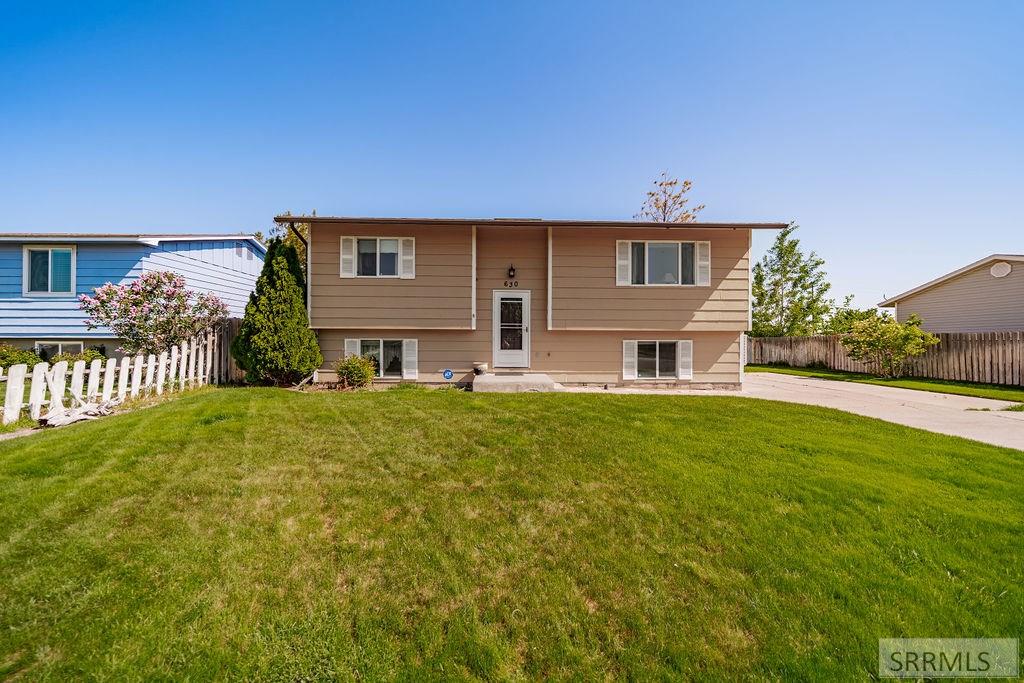 630 Canal St, CHUBBUCK, Idaho image 2