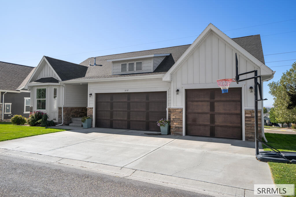 3112 Chartwell Gardens
