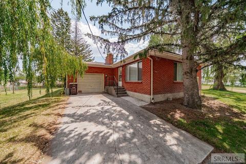 Photo of 21 S 600 W, BLACKFOOT, ID 83221 (MLS # 2178335)