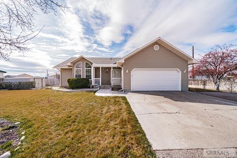 Photo of 420 Gardner Drive, BLACKFOOT, ID 83221 (MLS # 2184799)