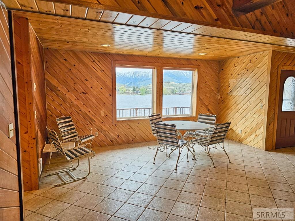 53 S Shoreline Drive, SALMON, Idaho image 9