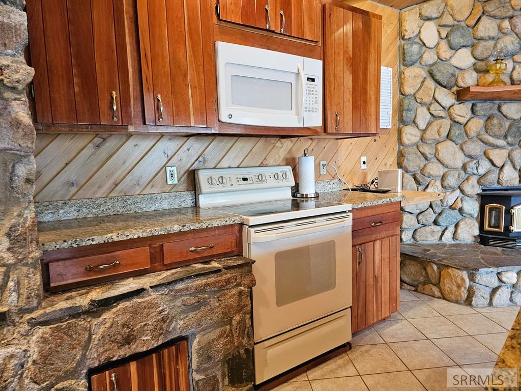 53 S Shoreline Drive, SALMON, Idaho image 11