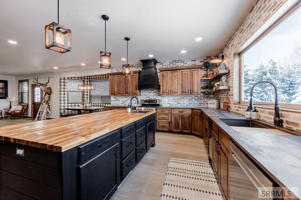 3417 E Robbins Circle, ISLAND PARK, Idaho image 3