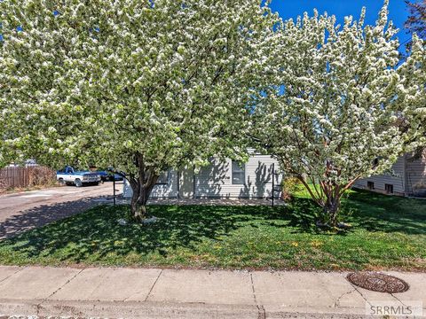 Photo of 640 E Cedar Street, POCATELLO, ID 83201 (MLS # 2185470)