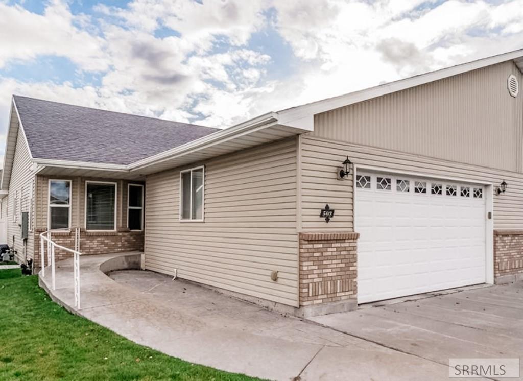 503 Gwen Loop, BLACKFOOT, Idaho image 2