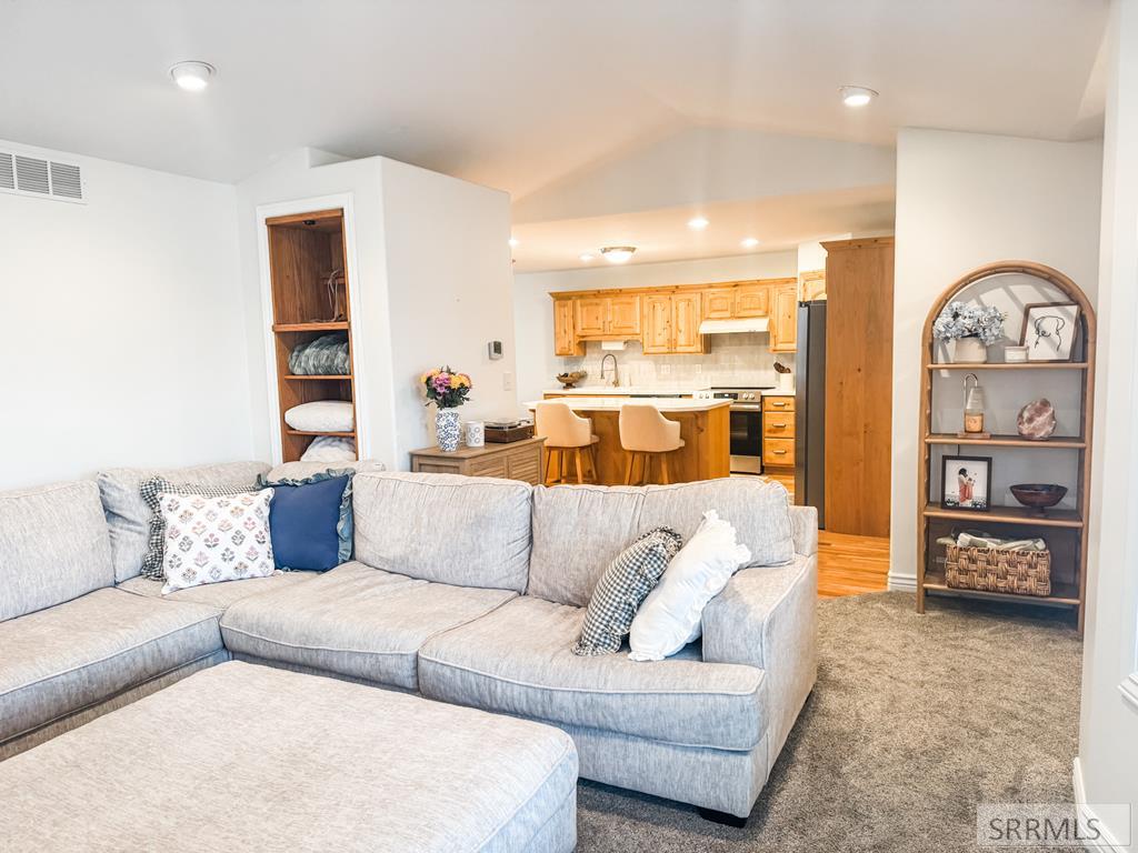 503 Gwen Loop, BLACKFOOT, Idaho image 4