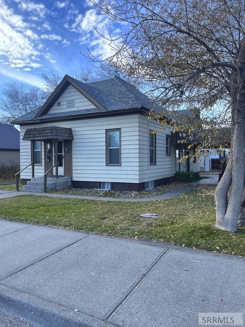 Photo of 141 S Birch Street, BLACKFOOT, ID 83221 (MLS # 2180702)