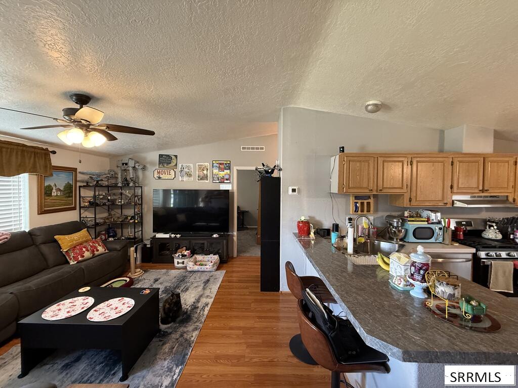 4349 Wagonwheel Cir