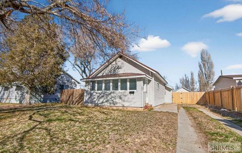 Photo of 221 Madison St, AMERICAN FALLS, ID 83211 (MLS # 2182129)