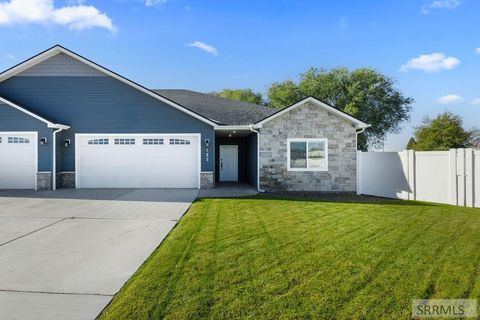 Photo of 185 Park View Loop, SHELLEY, ID 83274 (MLS # 2180352)