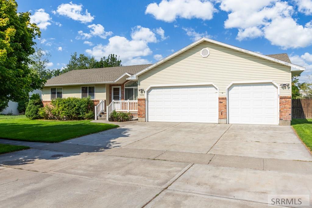 3050 Carolyn Lane
