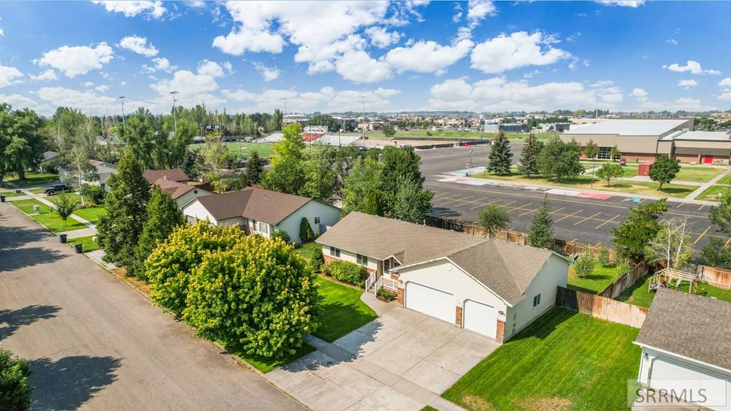 3050 Carolyn Lane