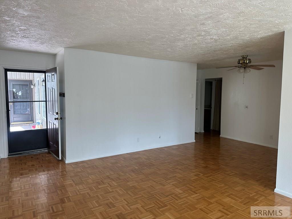 1448 Woodruff Avenue 138