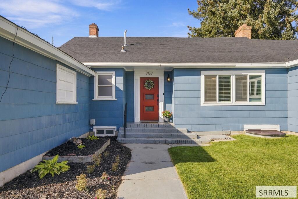 707 Saturn Avenue