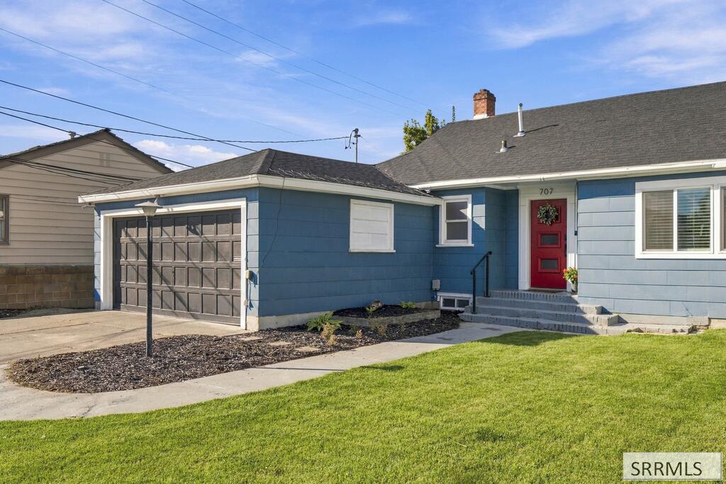 707 Saturn Avenue