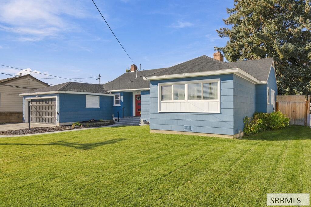 707 Saturn Avenue
